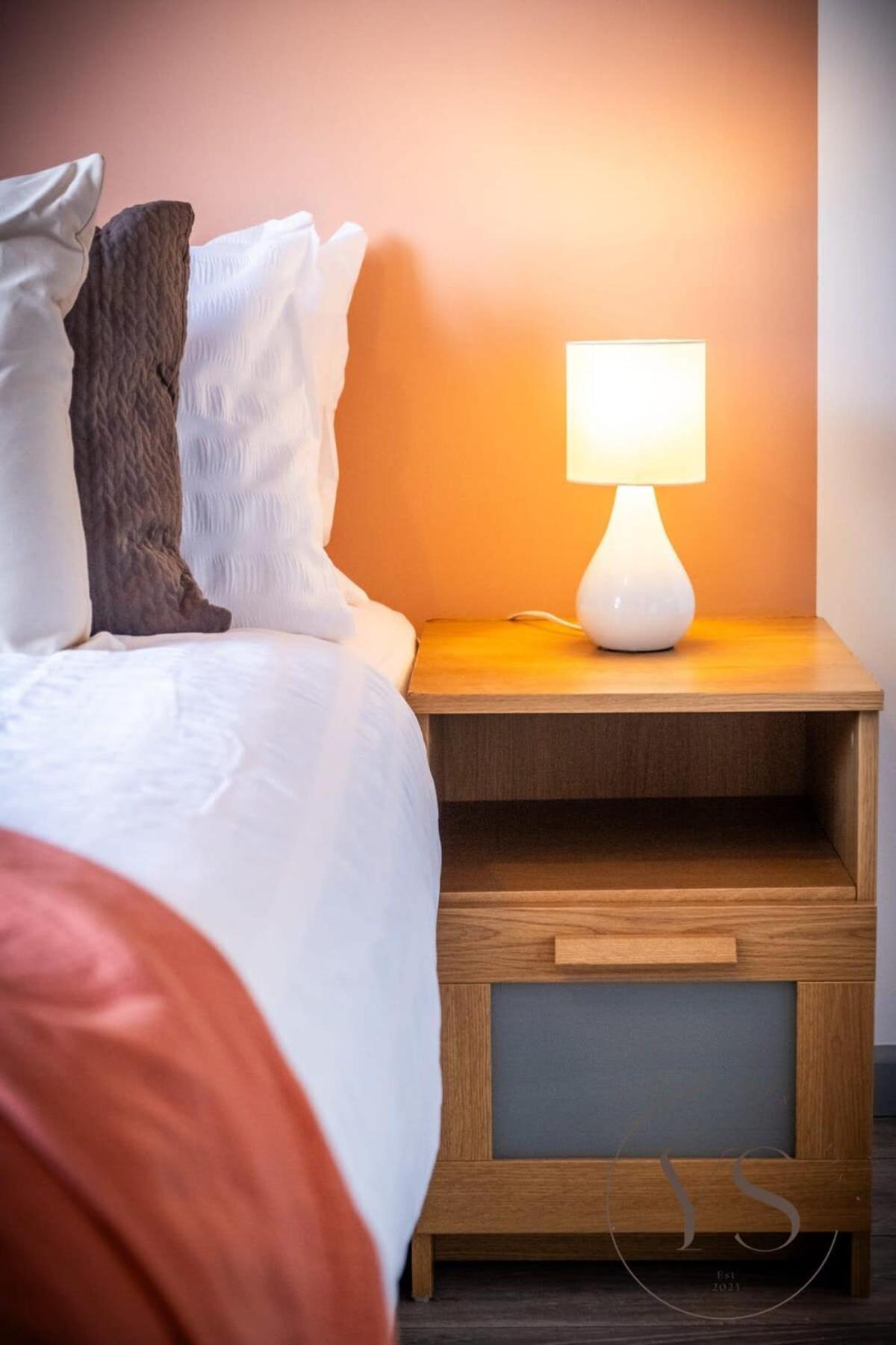 Sienna Longton Studio 2D - Wi-Fi, Alton Towers, Netflix Stoke-on-Trent エクステリア 写真